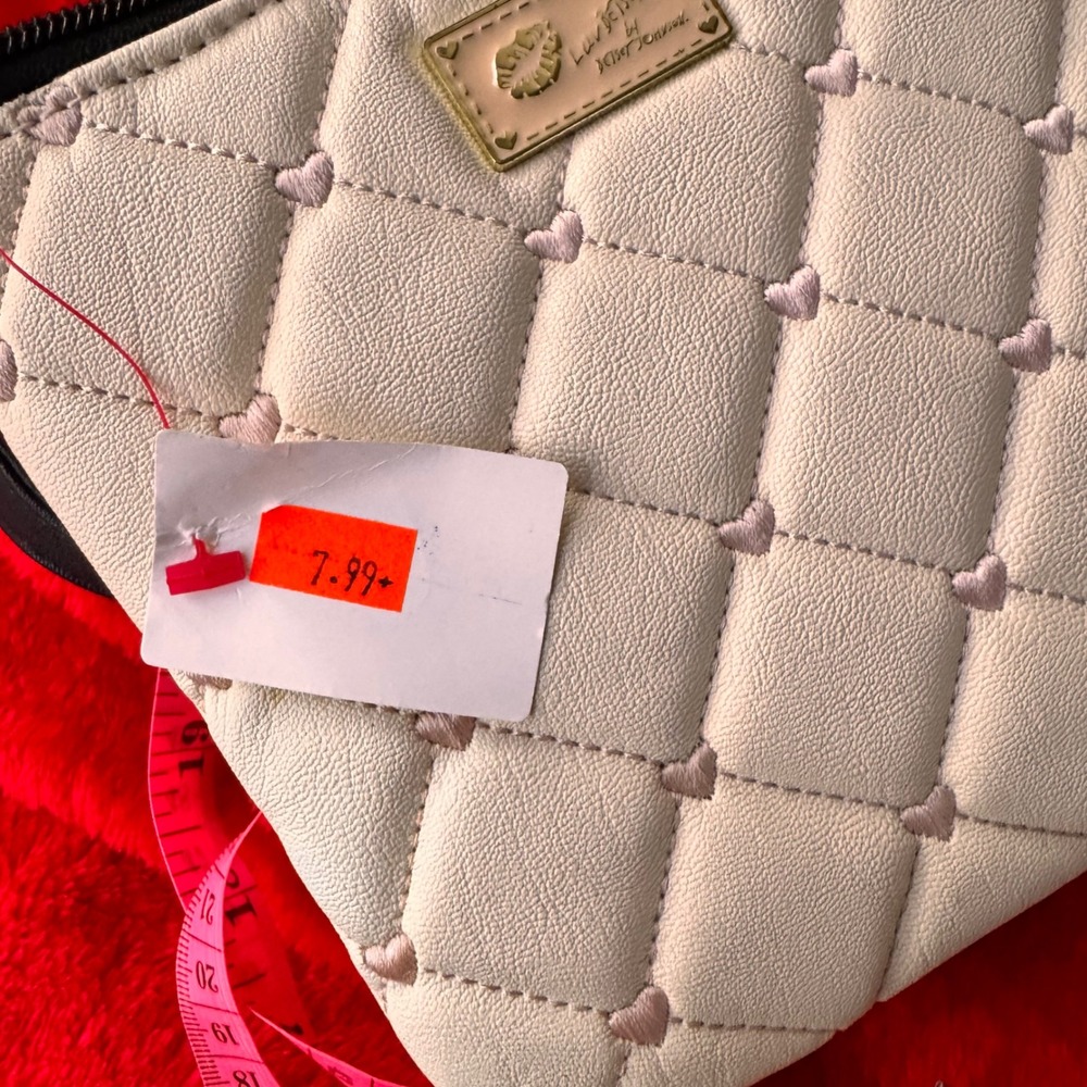 Betsey Johnson Quilted Heart Crossbody Bag‎ Pink Cream Gold Chain Charm - Picture 11 of 11